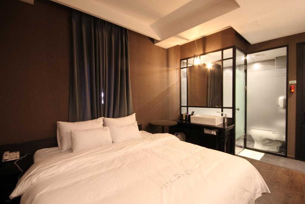 Hotel 38.5 Jinhae Changwon Bagian luar foto