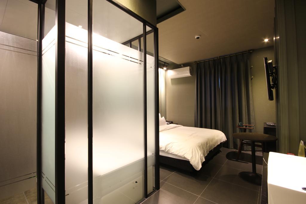Hotel 38.5 Jinhae Changwon Bagian luar foto