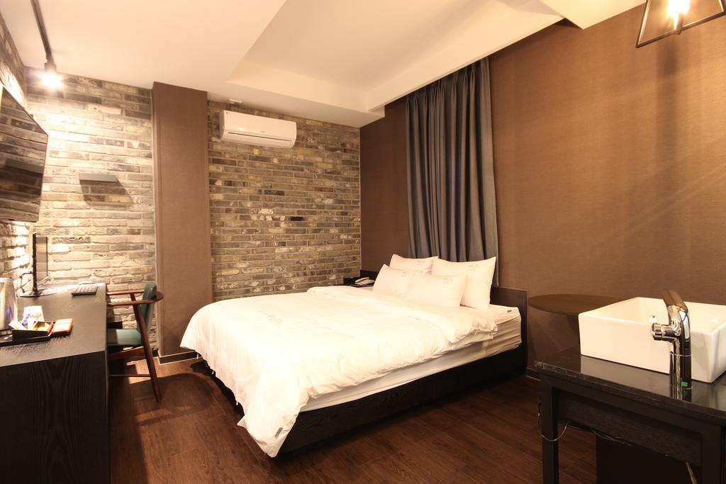 Hotel 38.5 Jinhae Changwon Bagian luar foto