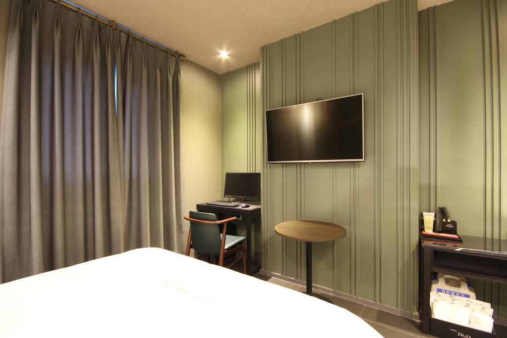 Hotel 38.5 Jinhae Changwon Bagian luar foto