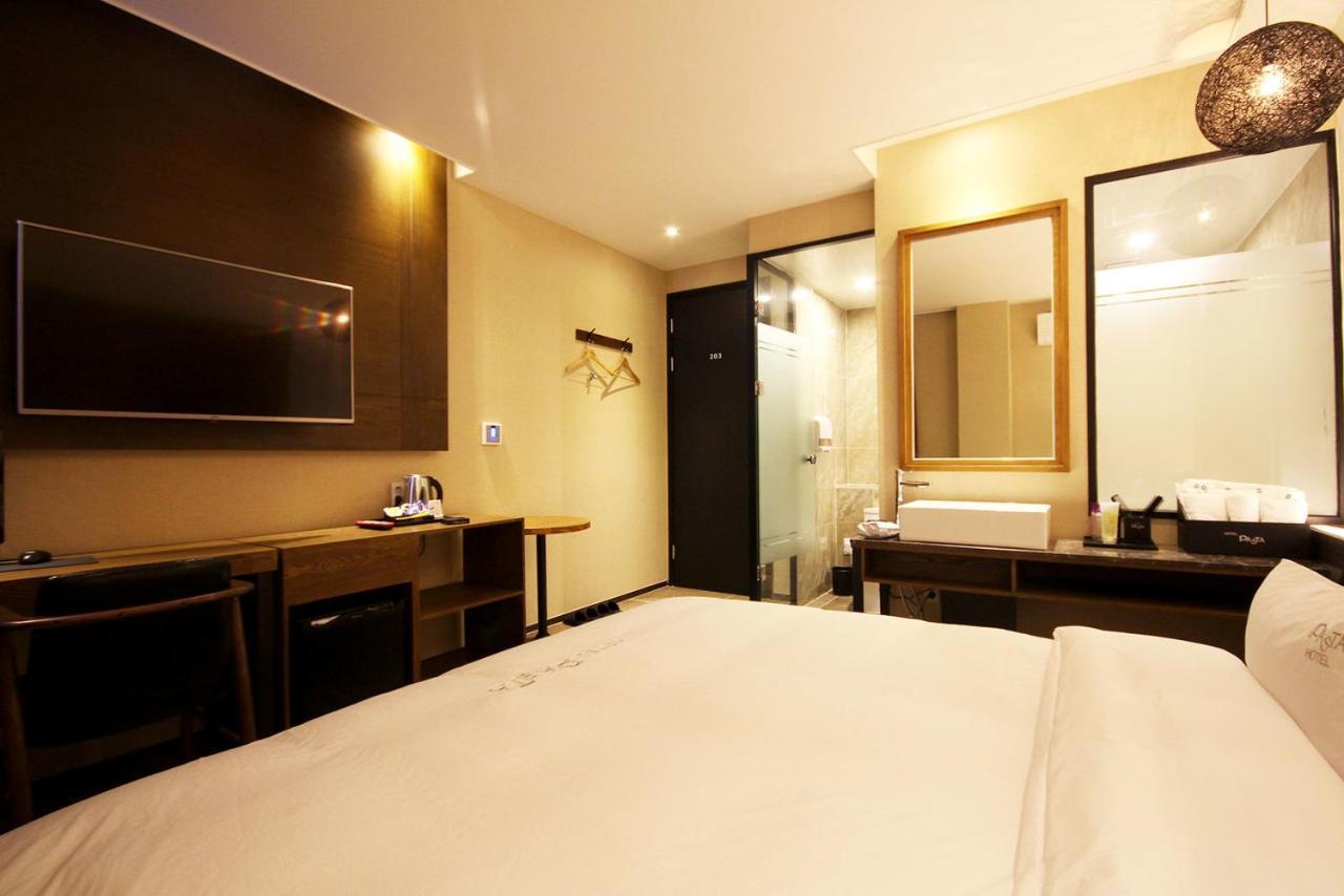 Hotel 38.5 Jinhae Changwon Bagian luar foto