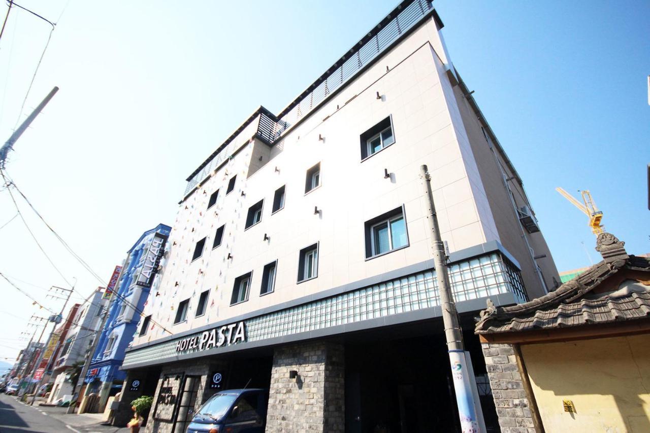 Hotel 38.5 Jinhae Changwon Bagian luar foto