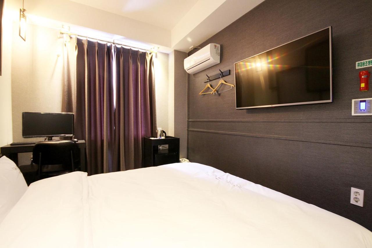 Hotel 38.5 Jinhae Changwon Bagian luar foto