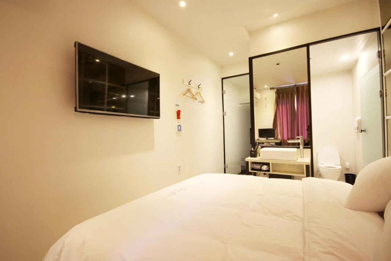 Hotel 38.5 Jinhae Changwon Bagian luar foto
