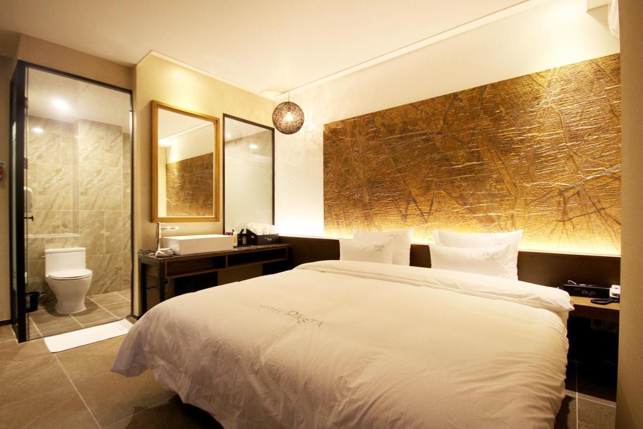 Hotel 38.5 Jinhae Changwon Bagian luar foto