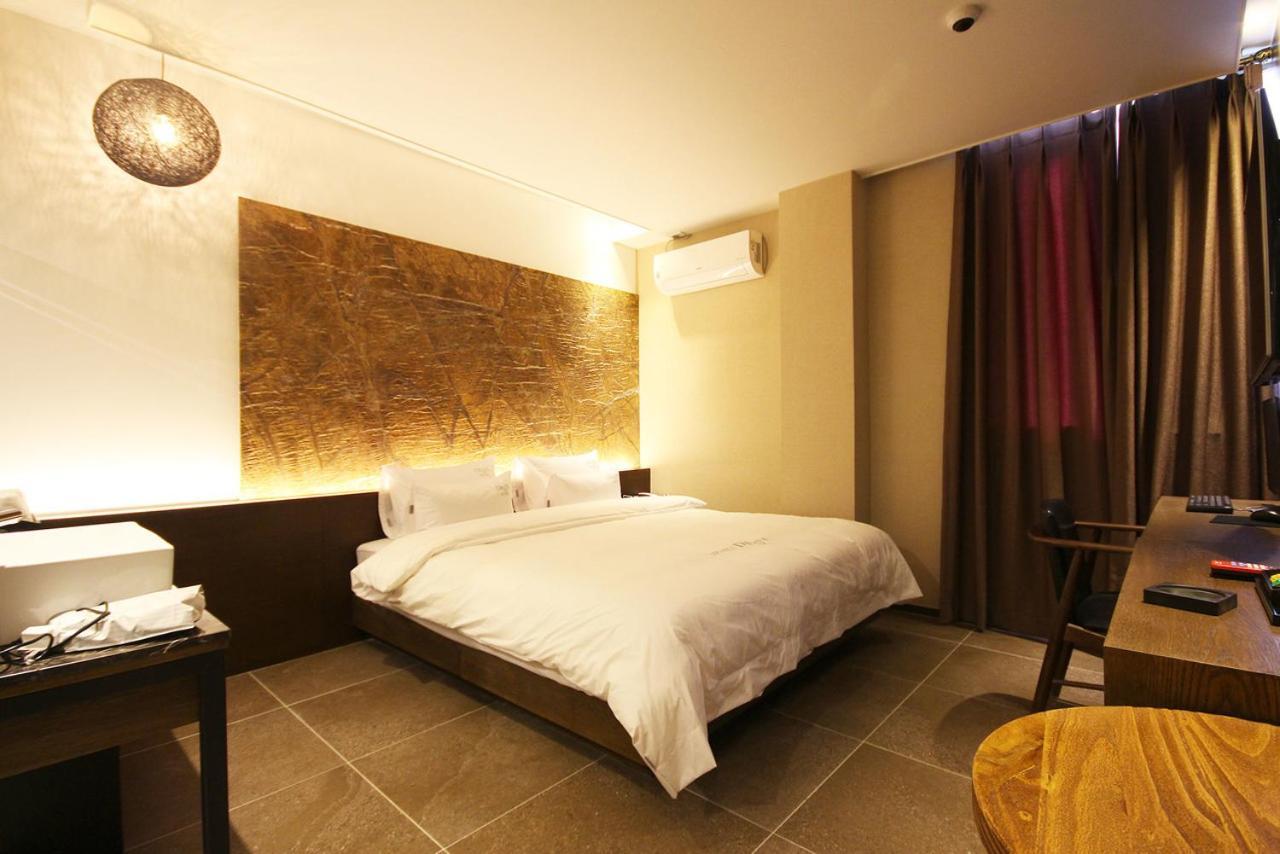 Hotel 38.5 Jinhae Changwon Bagian luar foto