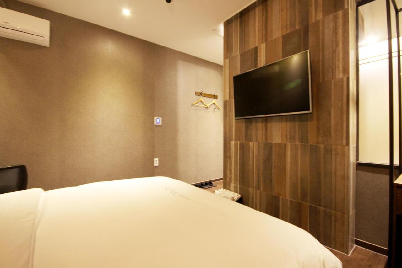 Hotel 38.5 Jinhae Changwon Bagian luar foto