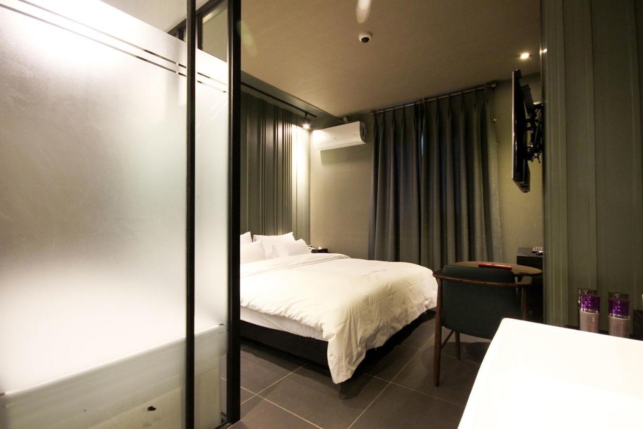 Hotel 38.5 Jinhae Changwon Bagian luar foto