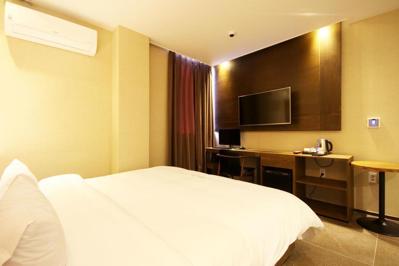 Hotel 38.5 Jinhae Changwon Bagian luar foto