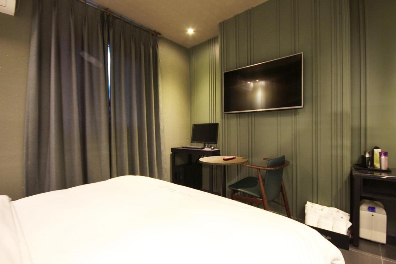 Hotel 38.5 Jinhae Changwon Bagian luar foto